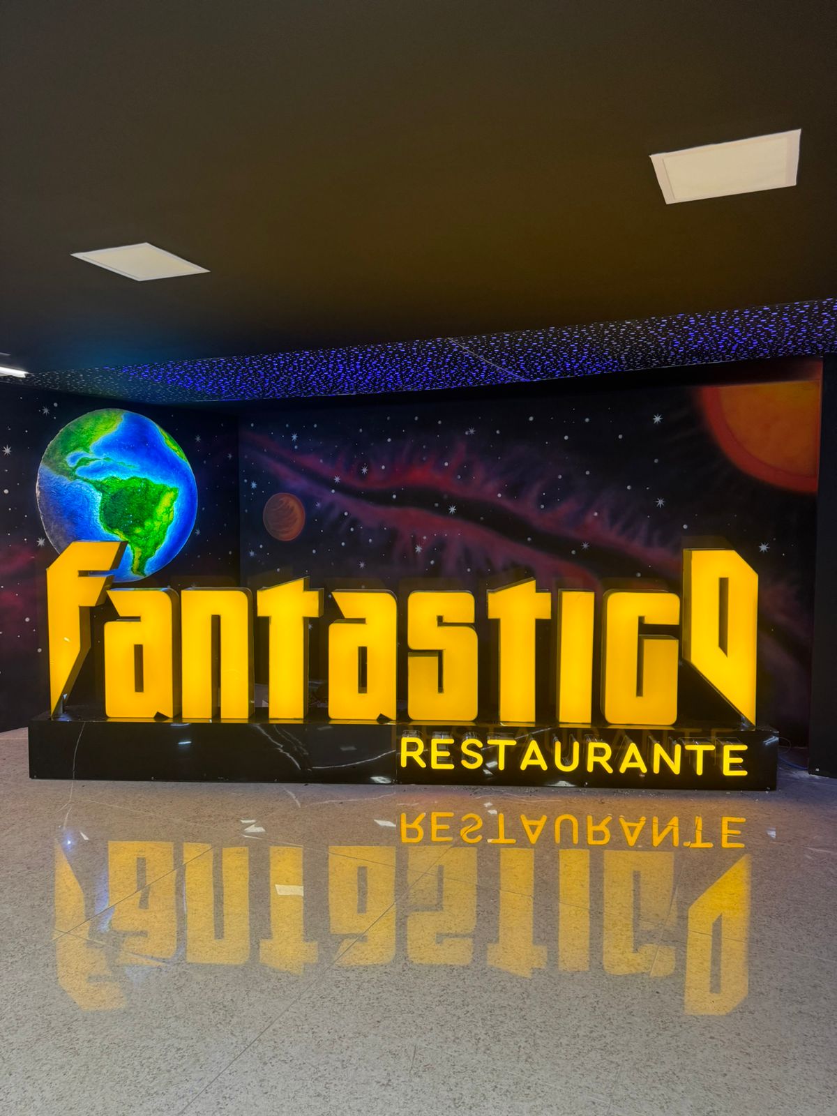 Foto de um trabalho no restaurante fantastico rj